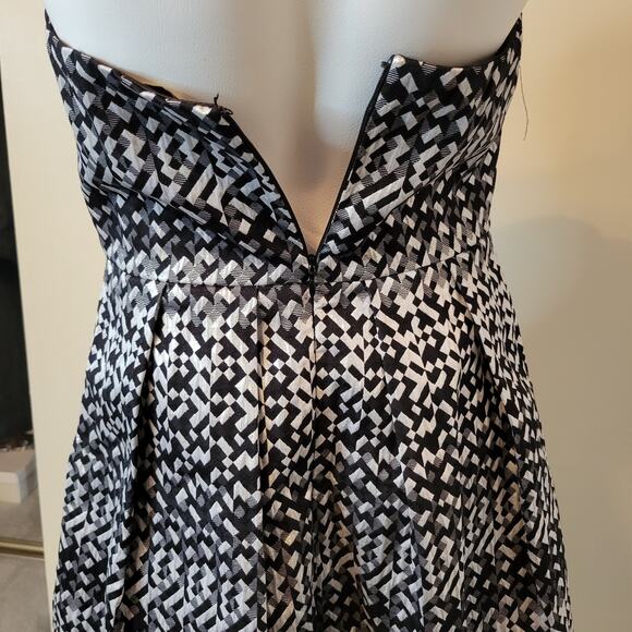 Eva Franco Silver & Black Geometric Strapless Mini Cocktail Dress Bow Size 4 USA - Picture 9 of 13
